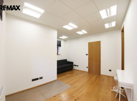 Pronájem kanceláře, 53 m²