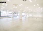Pronájem obchodní prostory, 550 m²