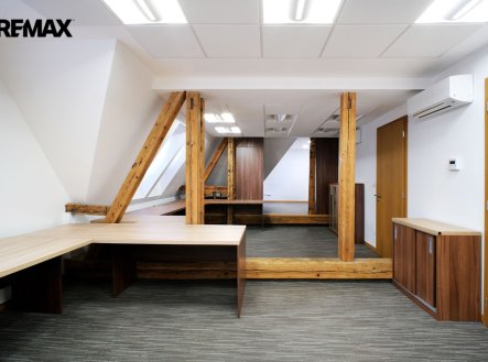 Pronájem kanceláře, 124 m²