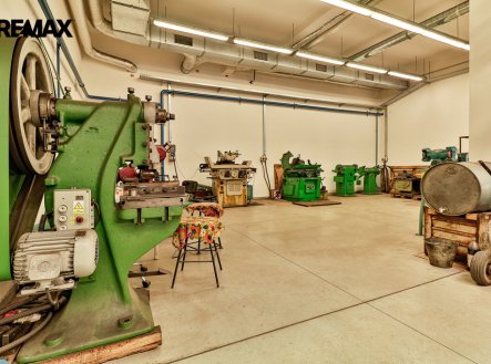 Pronájem skladu, 720 m²