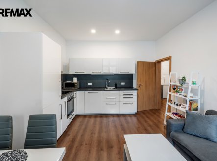 Pronájem bytu, 2+kk, 42 m²