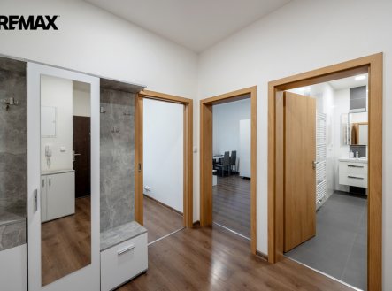 Pronájem bytu, 2+kk, 42 m²