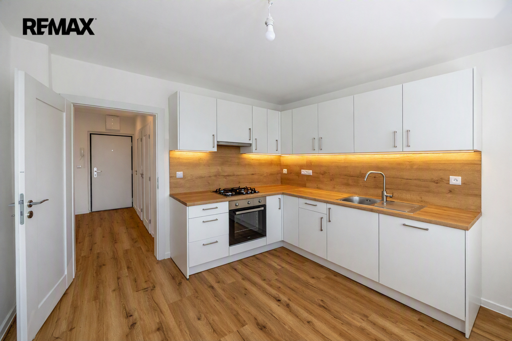 +420 739 604 767 I www.vaclavadamcik.cz I vaclav.adamcik@re-max.cz I pronájem bytu Varenská