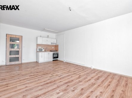 Pronájem bytu, 1+kk, 32 m²