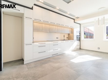 Pronájem bytu, 3+1, 130 m²