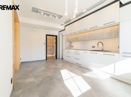 Pronájem bytu, 3+1, 130 m²
