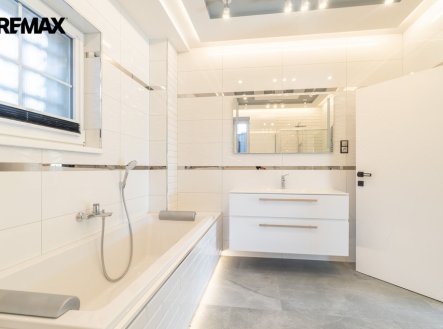 Pronájem bytu, 3+1, 130 m²