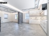 Pronájem bytu, 4+kk, 214 m²