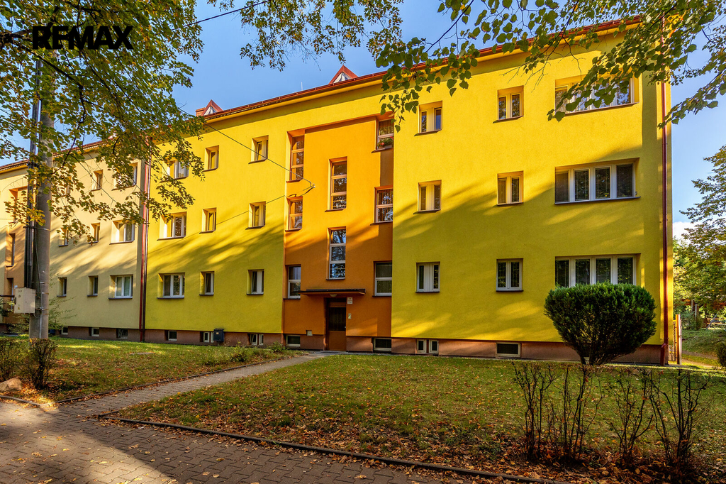 Lucie Krechterová I +420 721 415 122 I lucie.krechterova@remax.cz