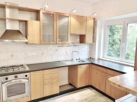 Pronájem bytu, 3+kk, 80 m²