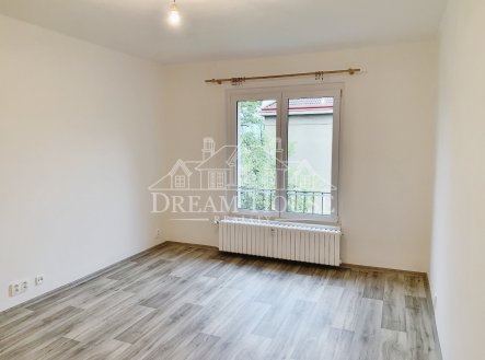 Pronájem bytu, 3+kk, 80 m²