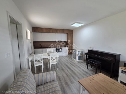 Pronájem bytu, 2+kk, 45 m²