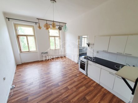 Pronájem bytu, 2+kk, 40 m² obrázek