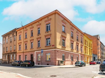 Pronájem kanceláře, 82 m²