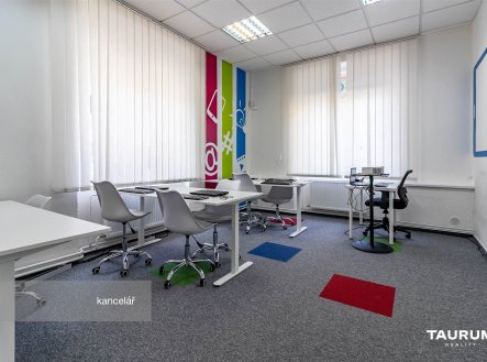 Pronájem kanceláře, 82 m²