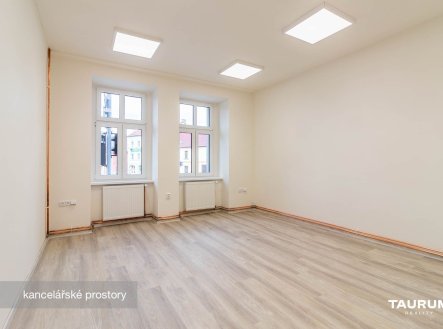 Pronájem kanceláře, 66 m²