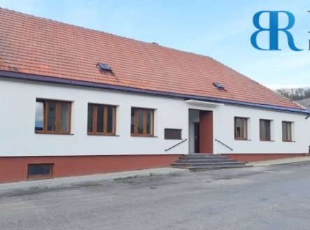 Pronájem obchodní prostory, 142 m²