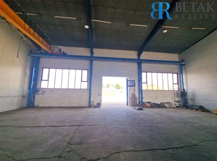 Pronájem komerčního objektu, sklad, 300 m²
