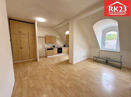 Pronájem bytu, 1+kk, 34 m²