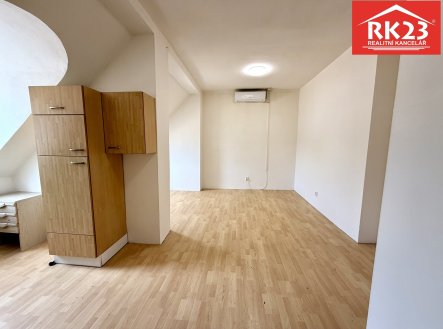Pronájem bytu, 1+kk, 34 m²