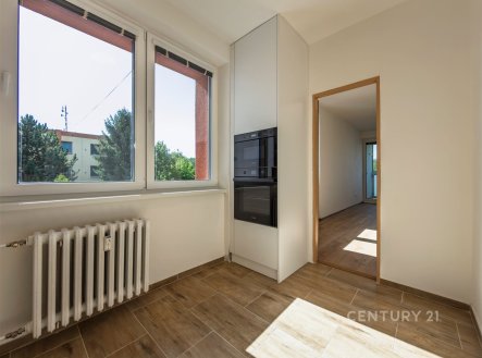 Pronájem bytu, 2+1, 55 m²