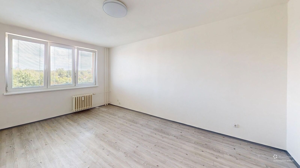 bedroom-defurnished.jpg