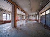 Pronájem komerčního objektu, obchodní centrum, 180 m²