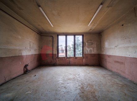 Pronájem komerčního objektu, obchodní centrum, 180 m²