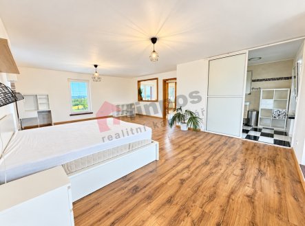 Pronájem bytu, 2+kk, 100 m²