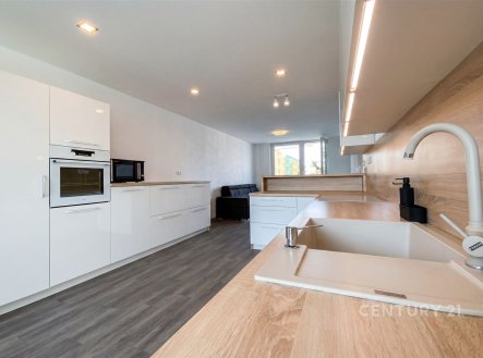 . | Prodej bytu, 4+kk, 93 m²