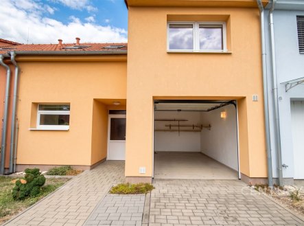 . | Pronájem - dům/vila, 156 m²