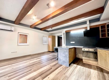 Pronájem bytu, 2+kk, 73 m²