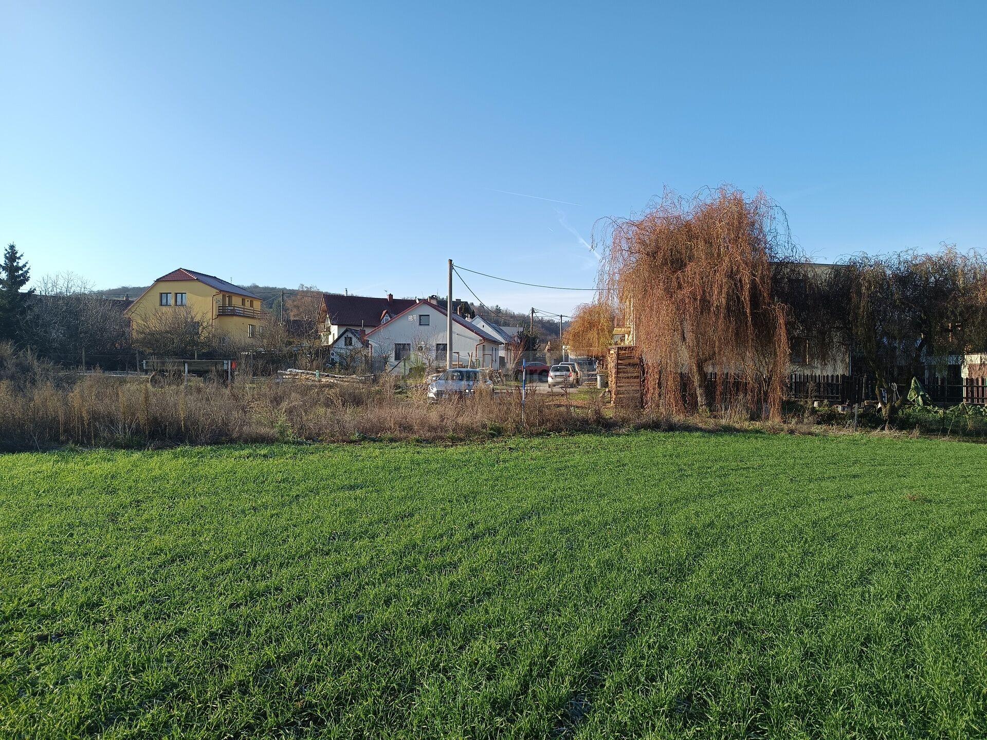 Prodej stavebního pozemku - 707 m², Veverské Knínice