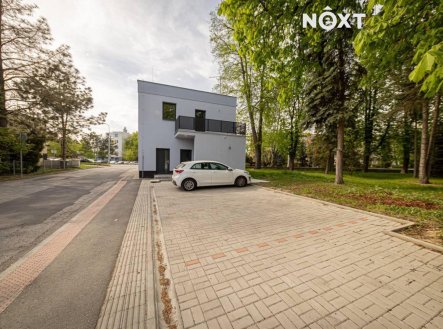 Pronájem - kanceláře, 86 m²