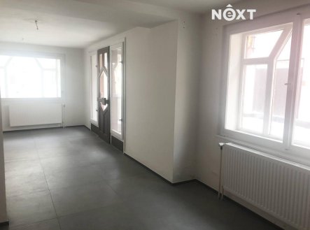 Pronájem komerčního objektu, obchodní centrum, 150 m²