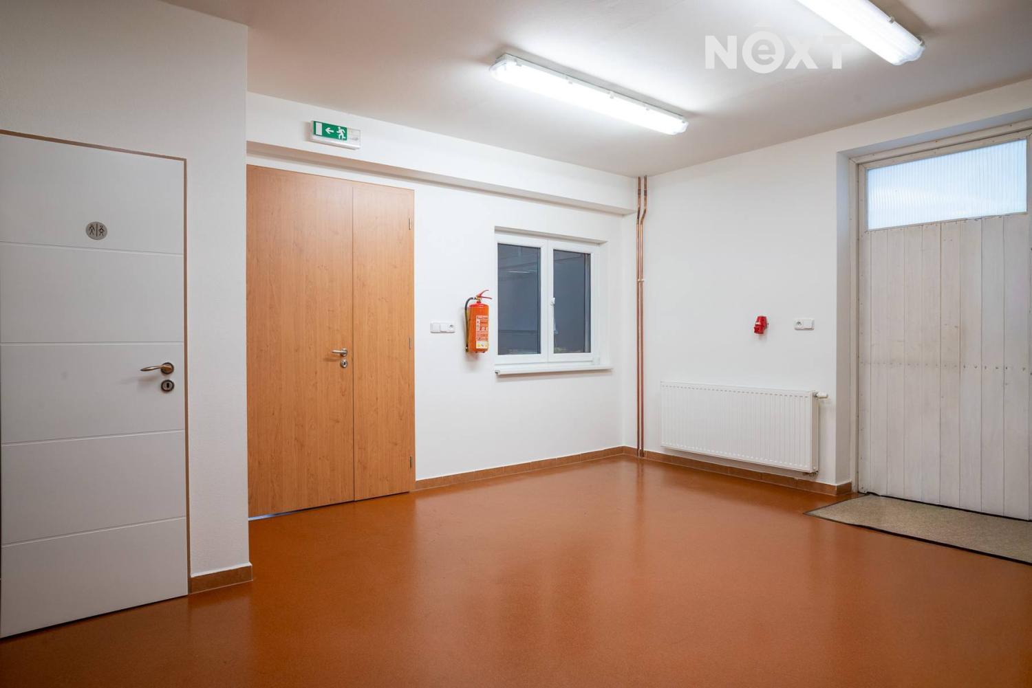 Pronájem komerční Sklady, 100㎡