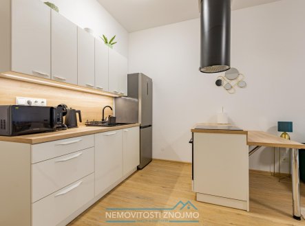 Pronájem bytu, 1+kk, 34 m²
