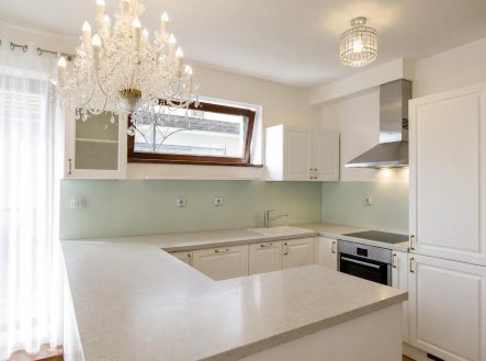 Pronájem bytu, 4+kk, 92 m²