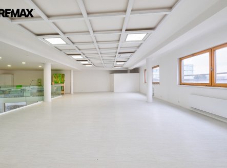 Pronájem obchodní prostory, 97 m²