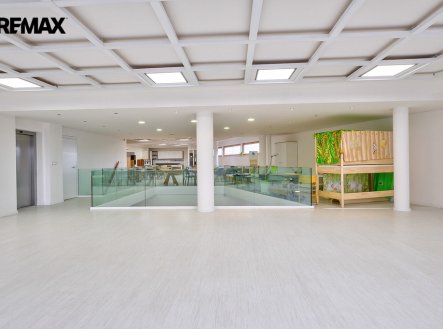 Pronájem obchodní prostory, 97 m²
