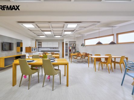 Pronájem obchodní prostory, 139 m²