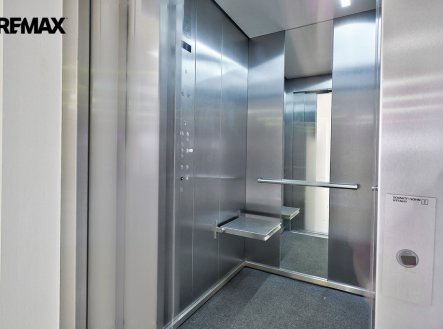 Pronájem obchodní prostory, 139 m²