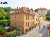 Prodej - nájemní dům, 200 m²