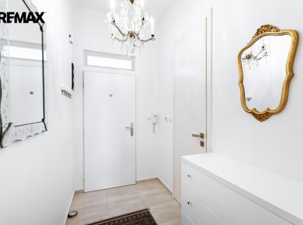 Pronájem bytu, 1+kk, 28 m²