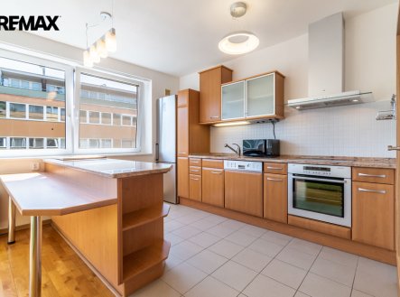Pronájem bytu, 3+kk, 63 m²