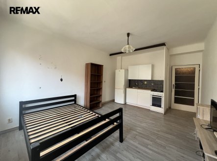 Pronájem bytu, 1+kk, 30 m²