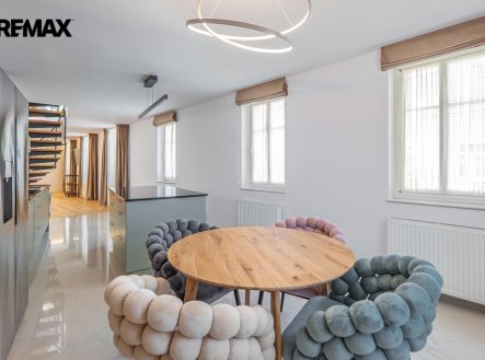 Pronájem bytu, 4+kk, 149 m²