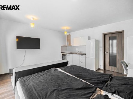 Pronájem bytu, 1+kk, 33 m²