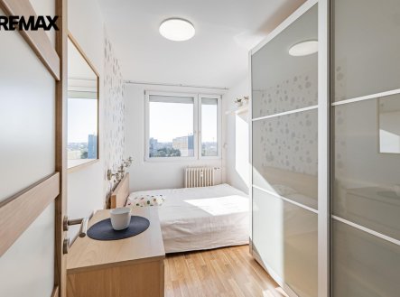 Pronájem bytu, 3+kk, 66 m²