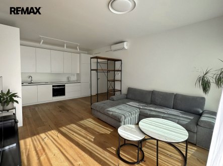 Pronájem bytu, 2+kk, 67 m²